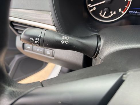 Used 2025 Nissan Altima 2.5 SV image 28