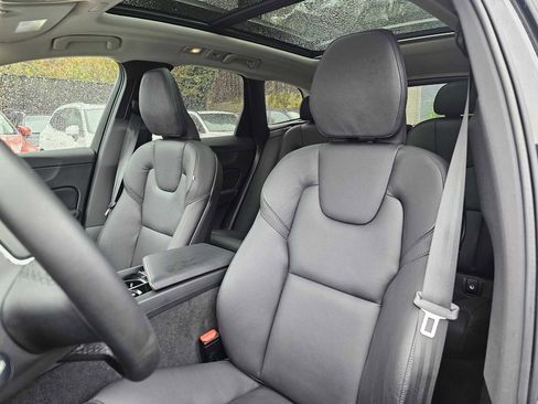 Certified 2024 Volvo XC60 B5 Plus w/ Protection Package Premier image 22