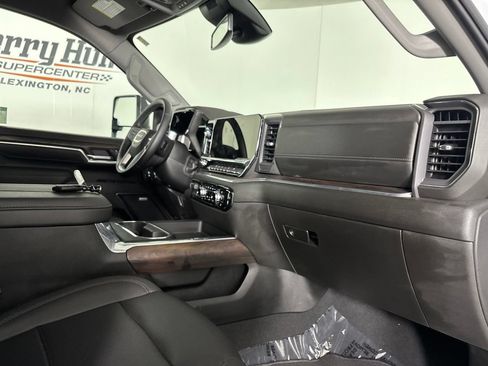 Used 2026 GMC Sierra 2500 SLT w/ SLT Convenience Package AWD/4WD image 27