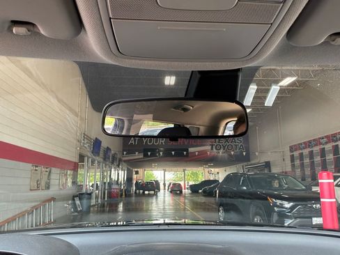 Used 2025 Kia Soul LX w/ LX Technology Package FWD image 16