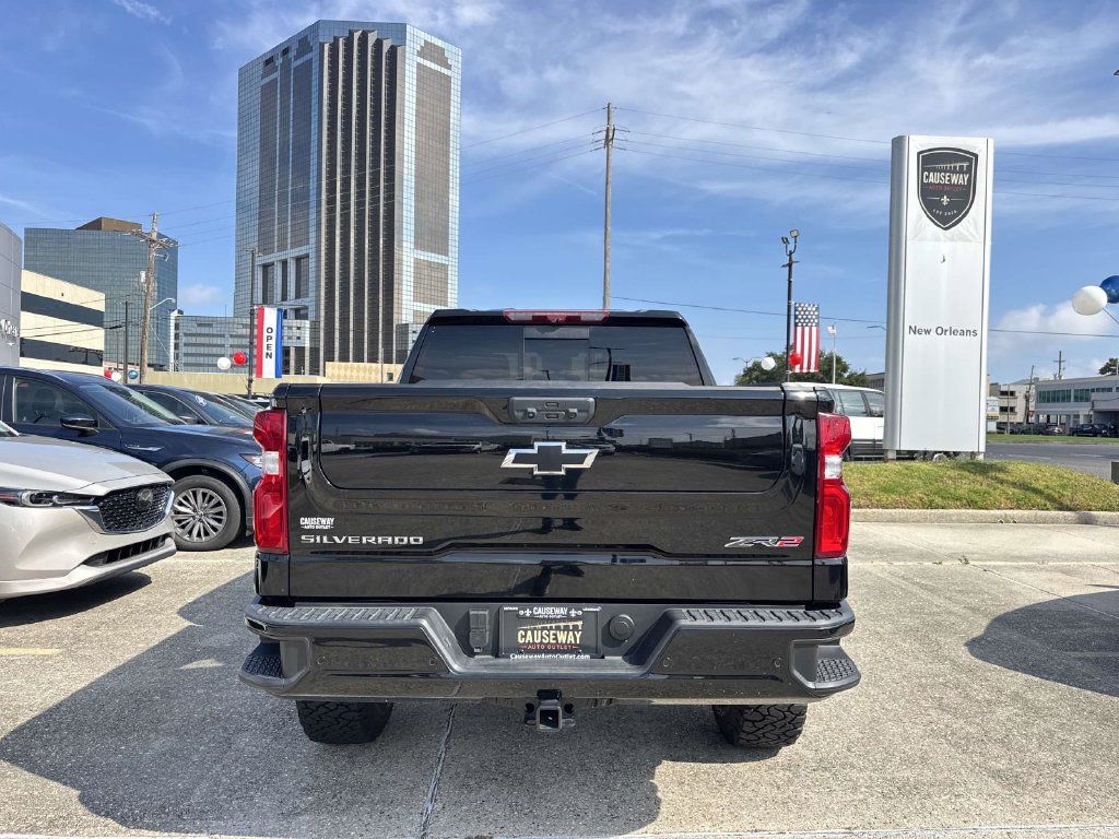 Used 2025 Chevrolet Silverado 1500 ZR2 w/ Technology Package AWD/4WD image 6