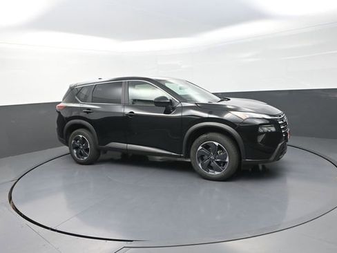 Used 2024 Nissan Rogue SV AWD/4WD image 16