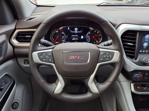Used 2023 GMC Acadia SLT w/ Technology Package image 15