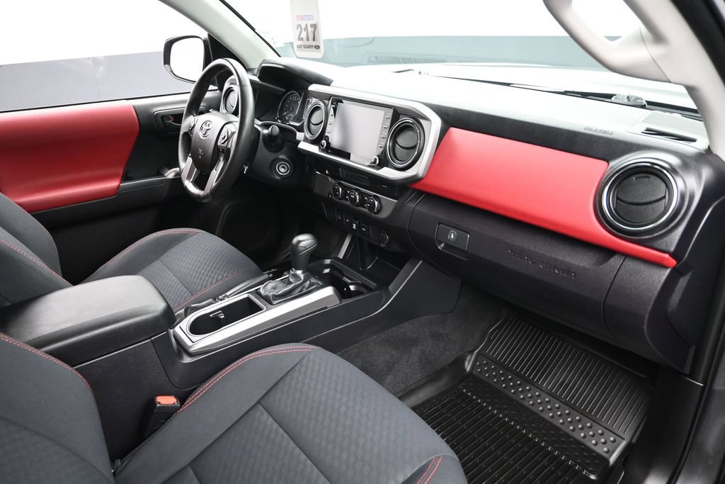 Used 2021 Toyota Tacoma SR5 RWD image 23