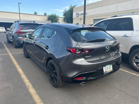 Used 2020 MAZDA MAZDA3 Hatchback w/ Preferred Package FWD image 4