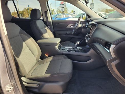 Used 2021 Chevrolet Traverse LT image 21
