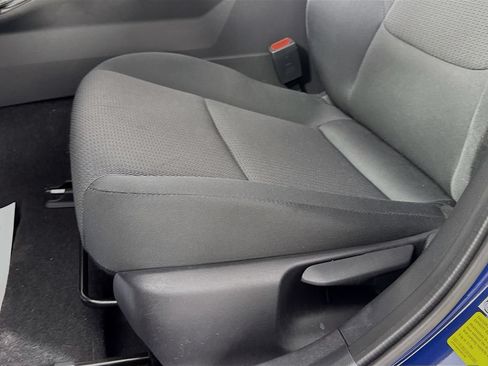 Used 2025 Toyota Prius LE FWD image 23