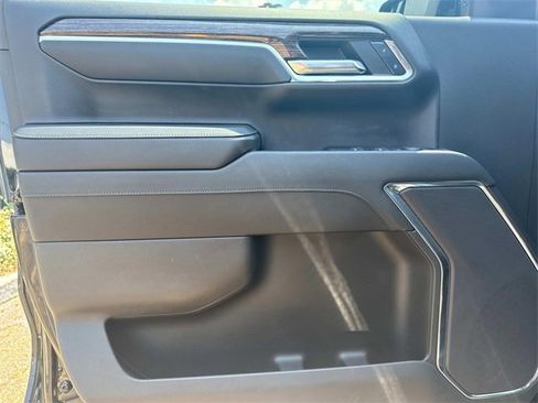 Used 2024 GMC Sierra 1500 Elevation image 24