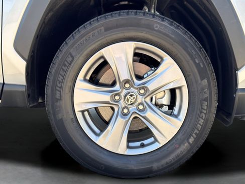 Used 2025 Toyota RAV4 XLE image 9