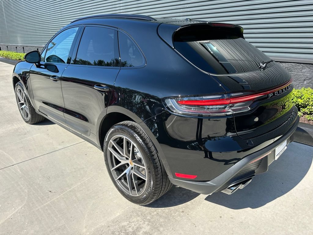 Certified 2026 Porsche Macan AWD/4WD image 3