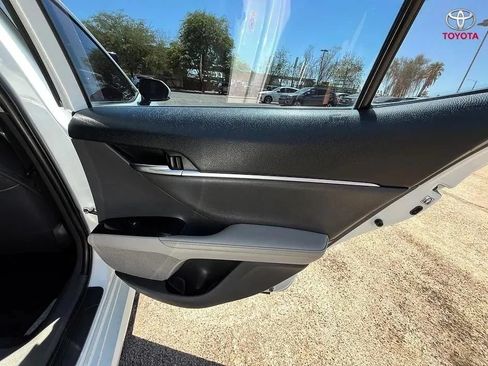 Used 2019 Toyota Camry XLE w/ Carpet Mat Package FWD image 16