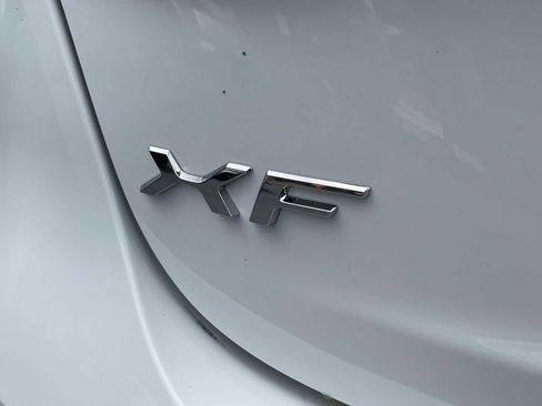 Used 2018 Jaguar XF Premium AWD/4WD image 10