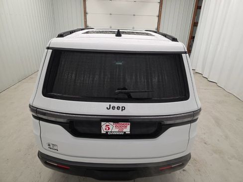 New 2026 Jeep Grand Wagoneer Limited AWD/4WD image 5