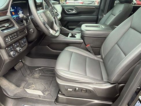 Used 2024 Chevrolet Suburban Z71 w/ Luxury Package AWD/4WD image 13