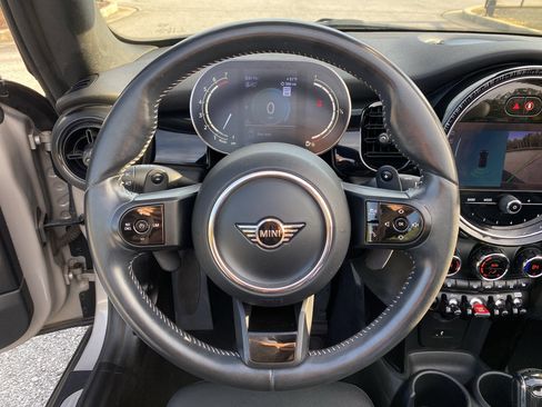 Certified 2024 MINI Cooper S image 9