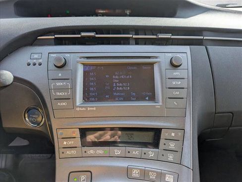 Used 2015 Toyota Prius Three image 11