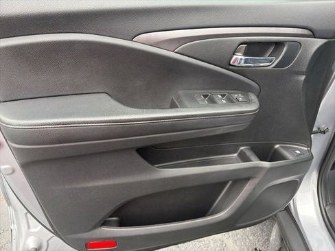 Used 2021 Honda Ridgeline Sport image 9