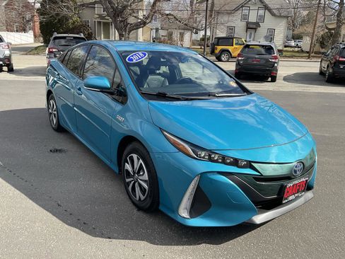 Used 2018 Toyota Prius Prime Premium image 7