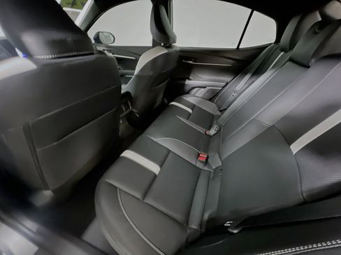 Used 2025 Toyota Camry SE w/ Convenience Package image 29