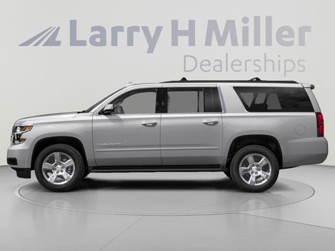 Used 2020 Chevrolet Suburban LT AWD/4WD image 3