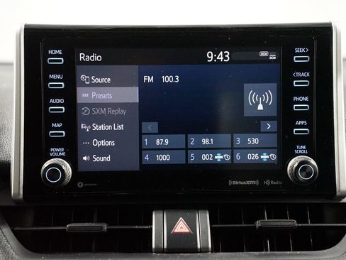 Used 2020 Toyota RAV4 XLE image 17