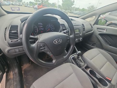 Used 2017 Kia Forte LX FWD image 7