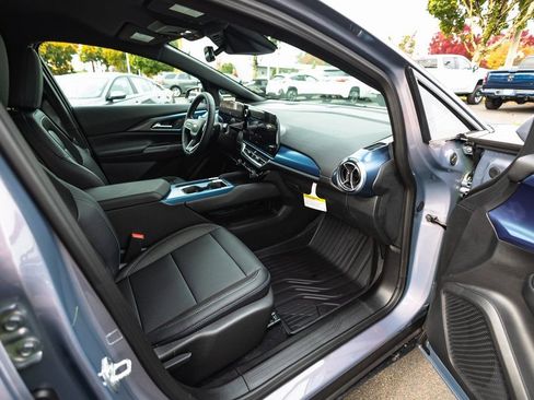 New 2026 Chevrolet Equinox EV LT image 19