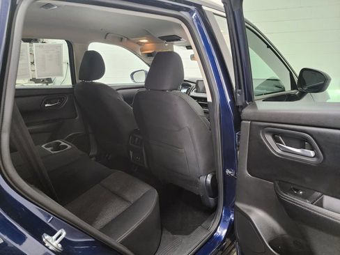 Used 2024 Nissan Rogue SV AWD/4WD image 30