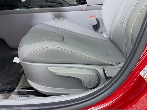 Used 2025 Hyundai Elantra Sport image 21