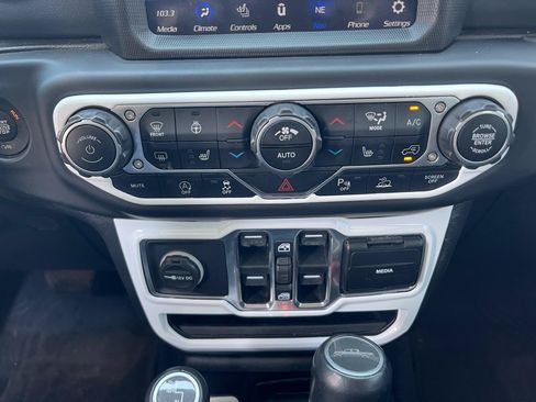 Used 2020 Jeep Gladiator Overland w/ Popular Equipment Package AWD/4WD image 33