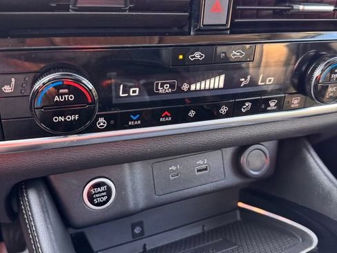 Used 2021 Nissan Rogue Platinum FWD image 23