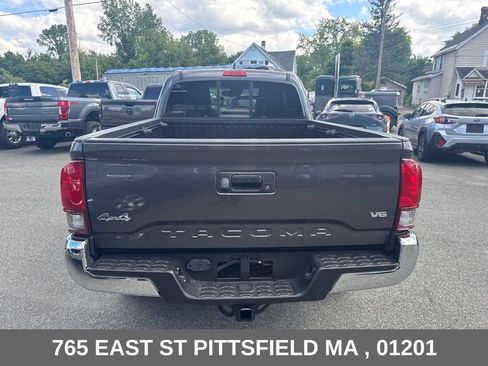 Used 2018 Toyota Tacoma SR5 AWD/4WD image 6
