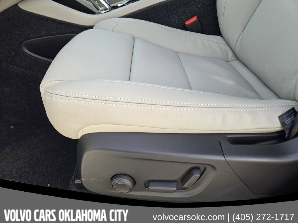 Used 2026 Volvo XC40 B5 Plus w/ Protection Package Premier AWD/4WD image 25