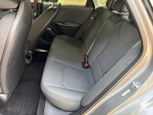 Used 2025 Kia K4 FWD image 36