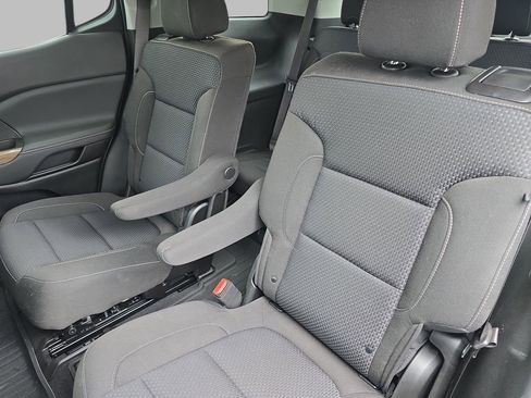 Certified 2023 GMC Acadia SLE w/ Driver Convenience Package FWD image 15