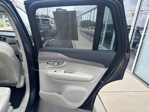 Certified 2023 Volvo XC90 B6 Plus AWD/4WD image 11