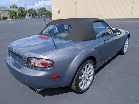 Used 2008 MAZDA MX-5 Miata Grand Touring w/ Premium Pkg RWD image 7