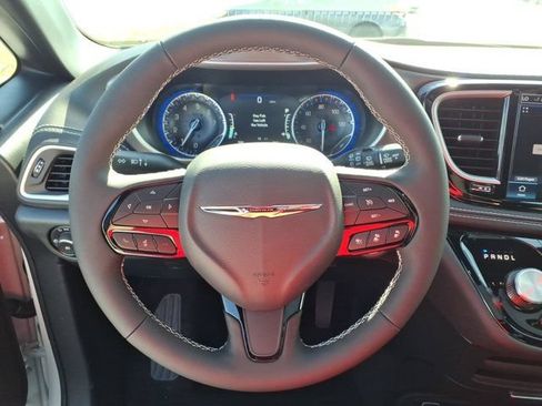 New 2026 Chrysler Pacifica Select w/ S Appearance Package FWD image 12