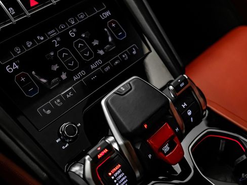 Used 2022 Lamborghini Urus image 66