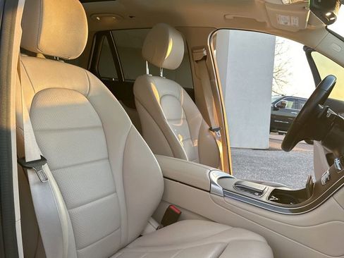 Used 2022 Mercedes-Benz GLC 300 4MATIC image 14