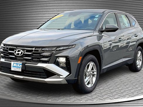 Used 2025 Hyundai Tucson SE image 3