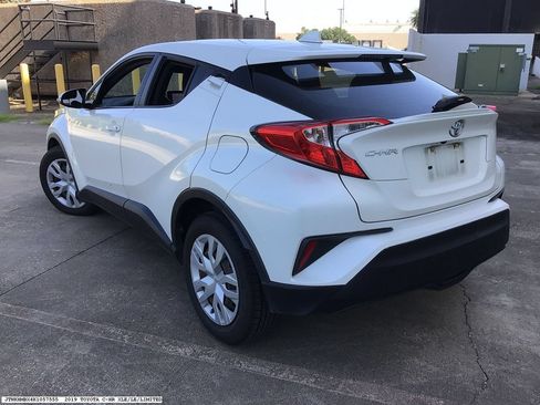 Used 2019 Toyota C-HR LE FWD image 6