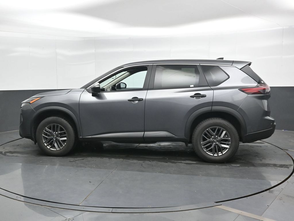 Used 2024 Nissan Rogue S AWD/4WD image 9