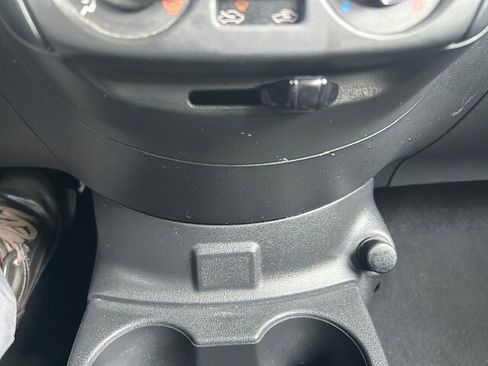 Used 2018 Nissan Versa S Plus FWD image 15