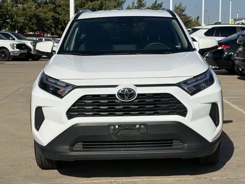 Used 2025 Toyota RAV4 XLE FWD image 8