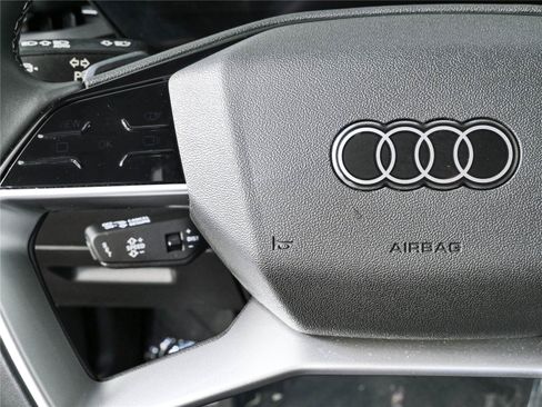 Used 2025 Audi Q5 Premium w/ Convenience Package AWD/4WD image 9