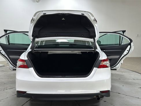 Certified 2020 Toyota Camry LE image 16