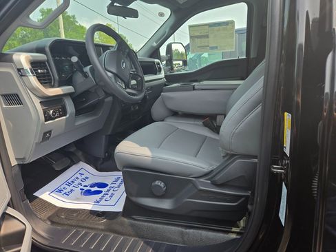 New 2026 Ford F250 XL w/ XL Off-Road Package image 7