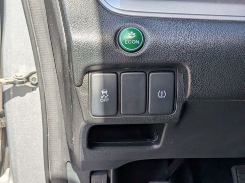 Used 2015 Honda CR-V LX image 16