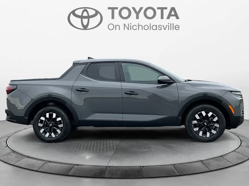 Used 2025 Hyundai Santa Cruz SE AWD/4WD image 7